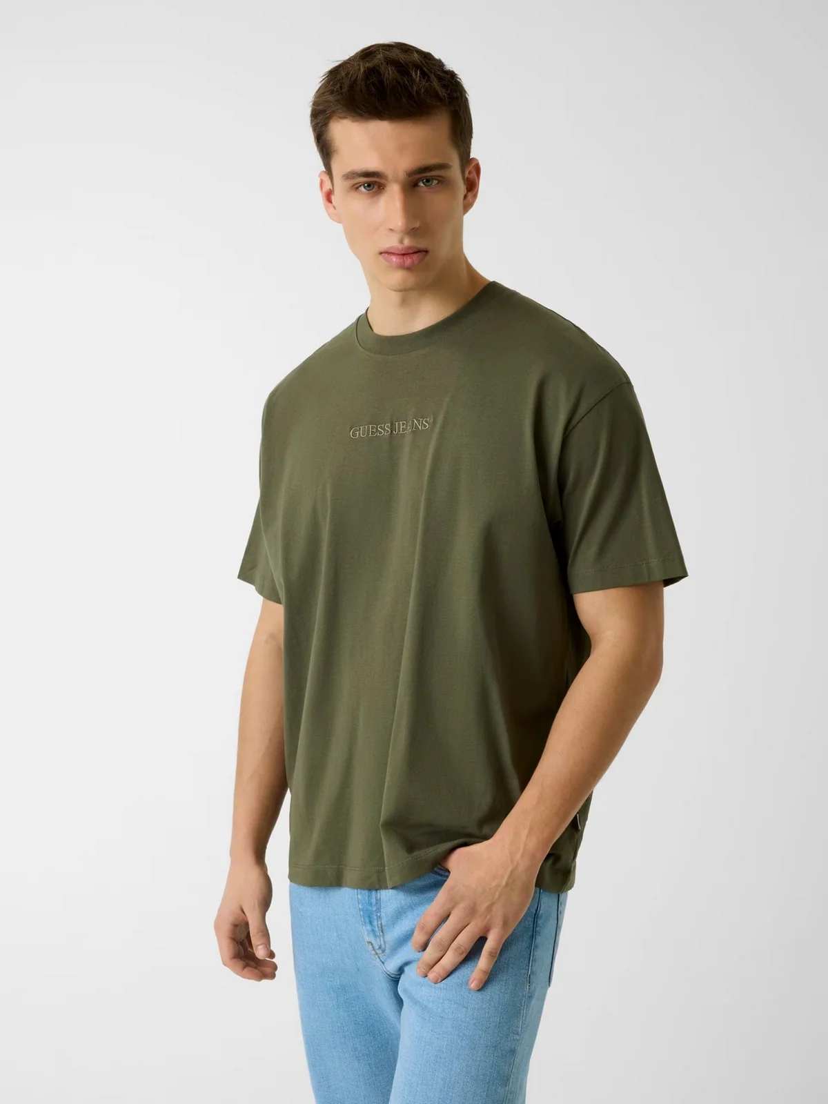 GUESS T-shirt Uomo GJ SS CN OS LOGO EMB TEE M4YI44 K8FQ4 G8EV OLIVE LIGHT GREEN - Image 2
