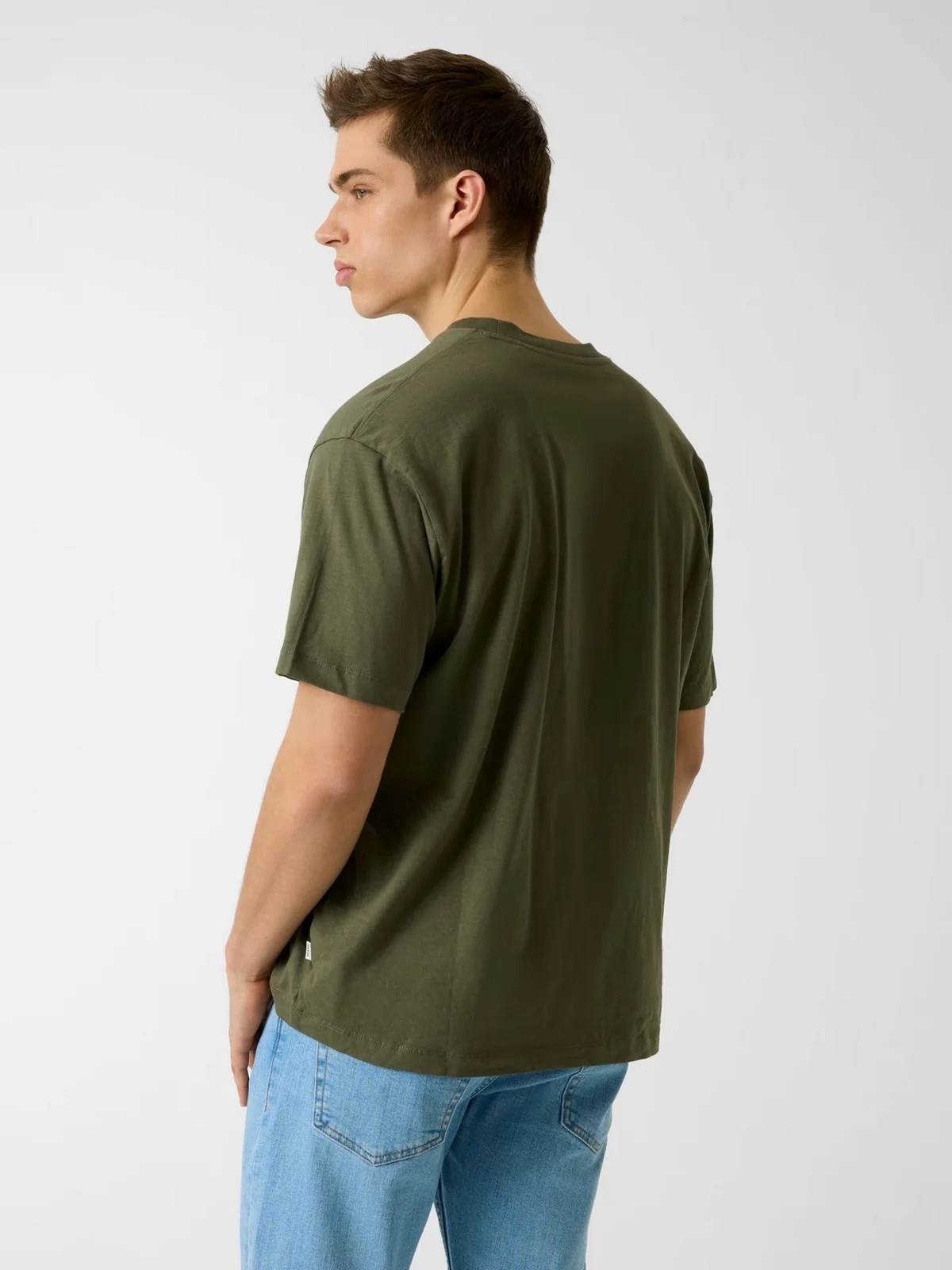 GUESS T-shirt Uomo GJ SS CN OS LOGO EMB TEE M4YI44 K8FQ4 G8EV OLIVE LIGHT GREEN - Image 3