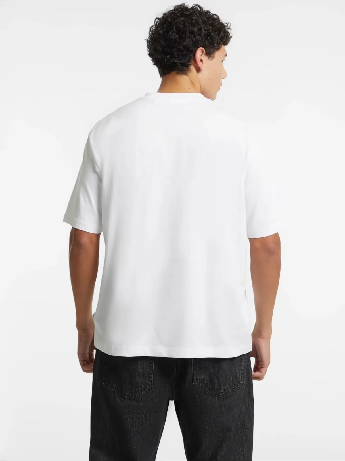 GUESS T-shirt Uomo GJ SS CN OS MINI TRIANGLE TEE M4YI46 K8FQ4 G011 PURE WHITE - Image 4