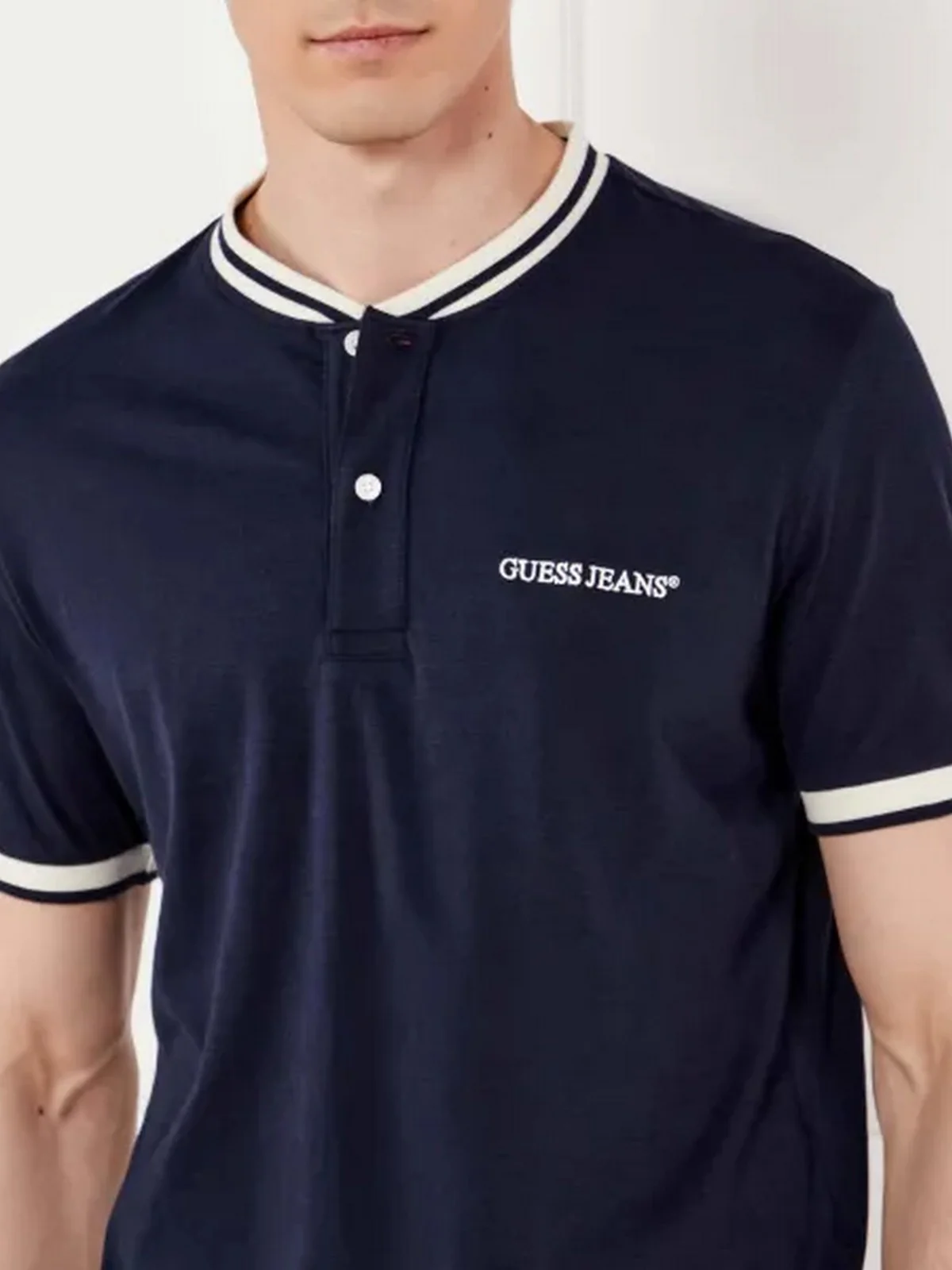GUESS T-shirt Uomo GJ SS CN REG  HENLEY TEE M5GP49 KCTV1 A71W DARING OCEAN - Image 5