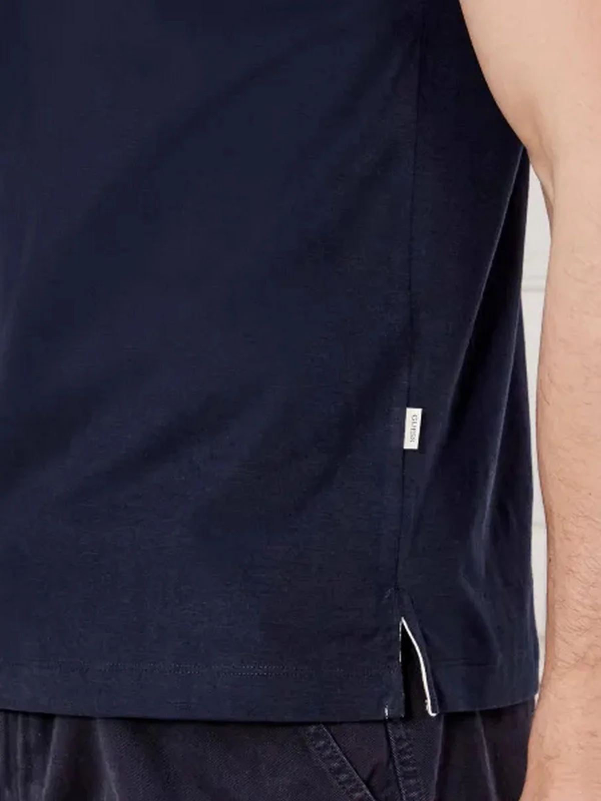 GUESS T-shirt Uomo GJ SS CN REG  HENLEY TEE M5GP49 KCTV1 A71W DARING OCEAN - Image 6