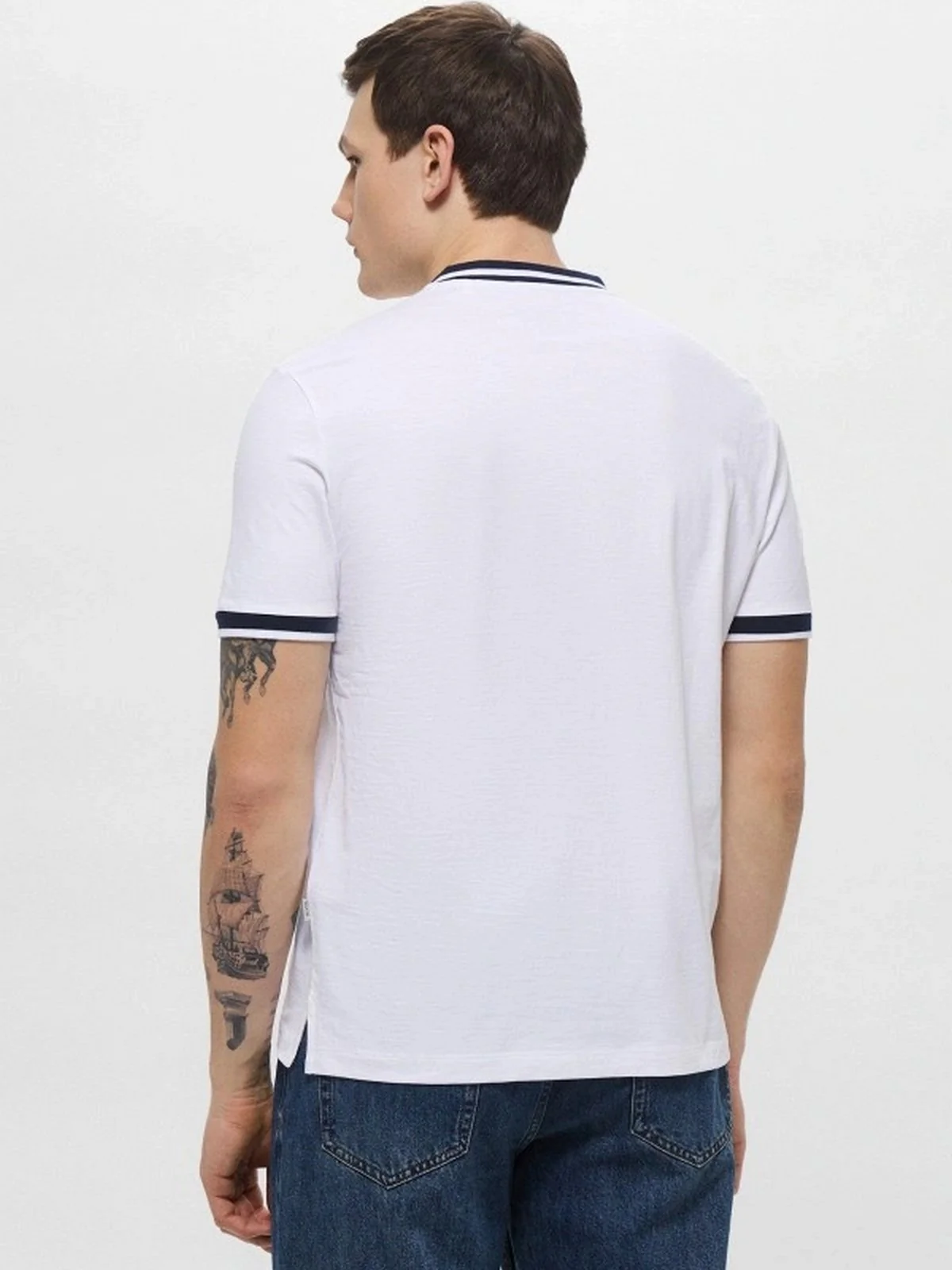 GUESS T-shirt Uomo GJ SS CN REG  HENLEY TEE M5GP49 KCTV1 G011 PURE WHITE - Image 4