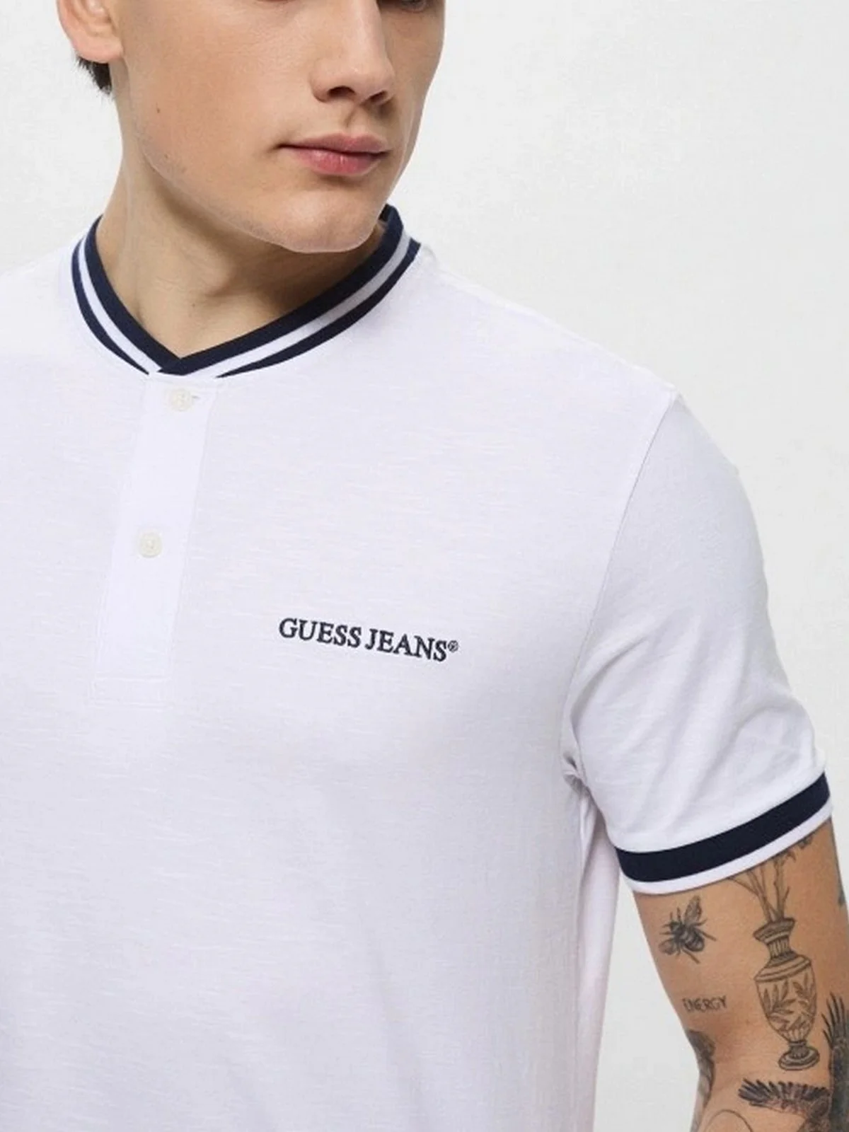 GUESS T-shirt Uomo GJ SS CN REG  HENLEY TEE M5GP49 KCTV1 G011 PURE WHITE - Image 5
