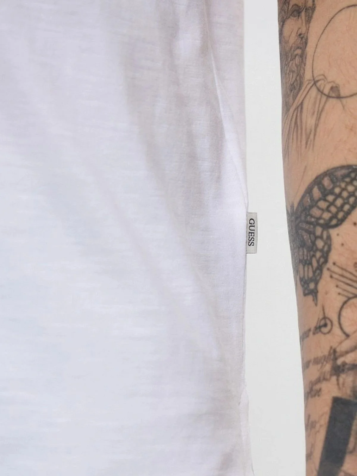 GUESS T-shirt Uomo GJ SS CN REG  HENLEY TEE M5GP49 KCTV1 G011 PURE WHITE - Image 6
