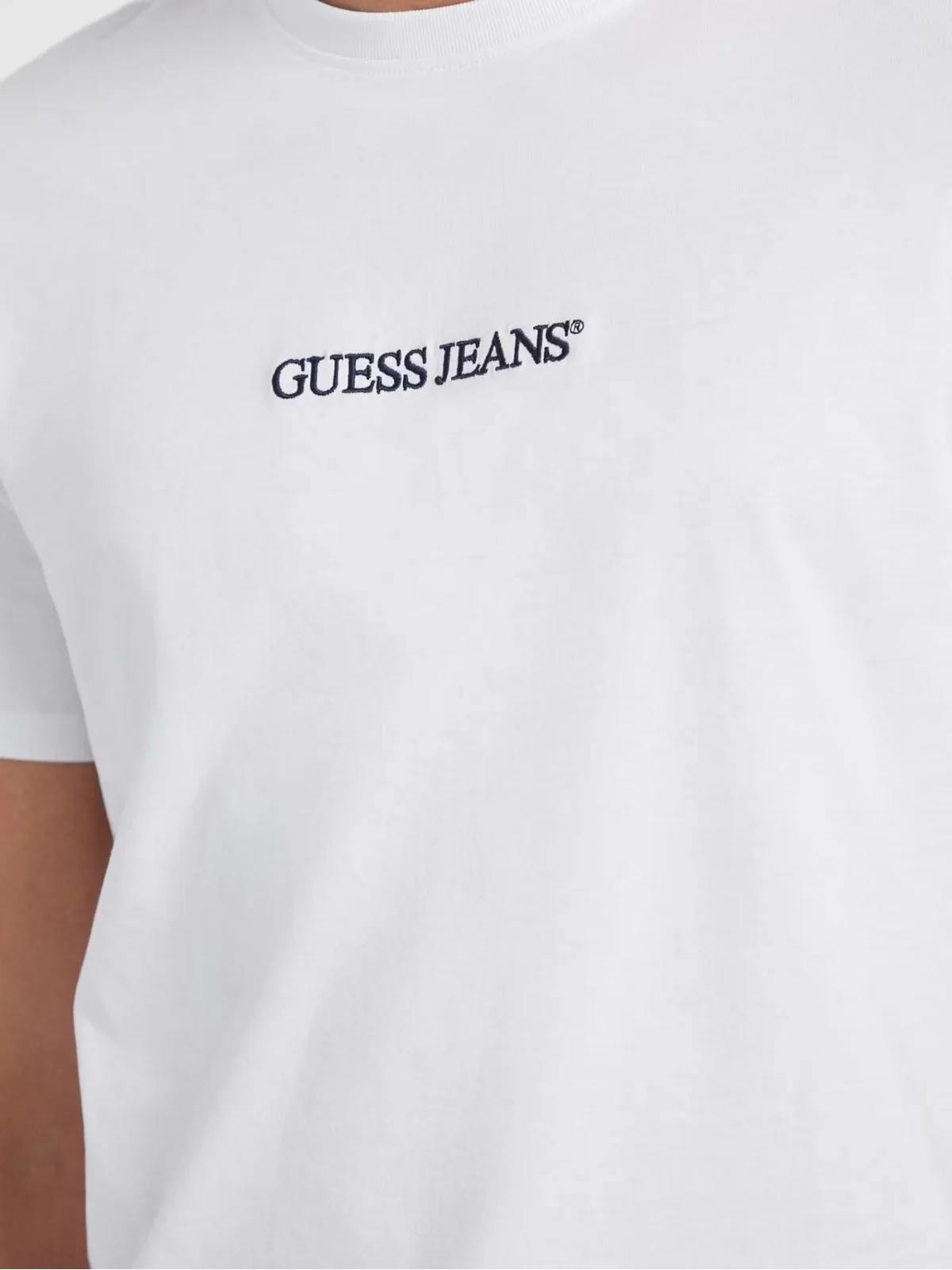 GUESS T-shirt Uomo GJ SS CN SLIM LOGO EMBRO TEE M4YI52 K8HM0 G011 PURE WHITE - Image 3