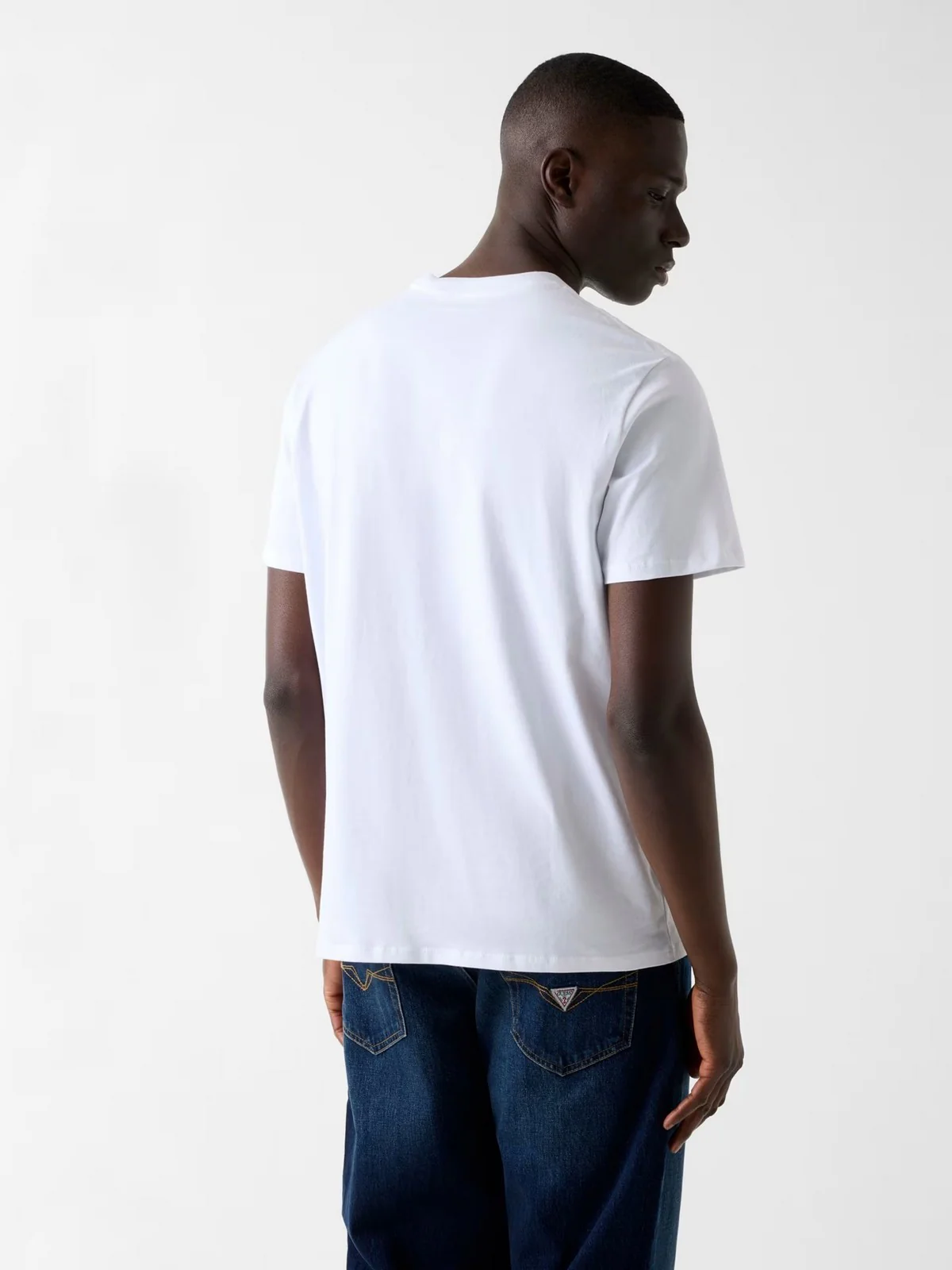 GUESS T-shirt Uomo SS BSC SHIMMER QUATTRO G TEE M6RI03 I3Z14 G011 PURE WHITE - Image 3