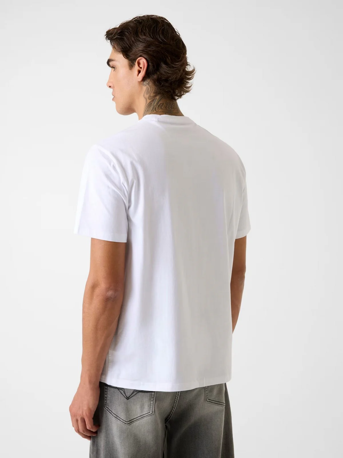 GUESS T-shirt Uomo SS CN GOLDEN TRIANGLE TEE M6RI15 I3Z14 G011 PURE WHITE - Image 3