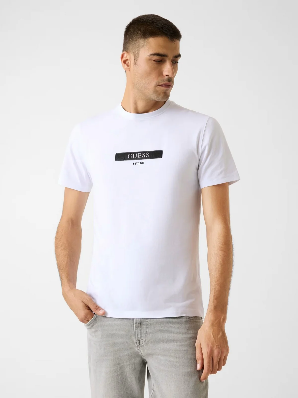 GUESS T-shirt Uomo SS CN LOGO BOX TEE M6RI17 J1314 G011 PURE WHITE - Image 2