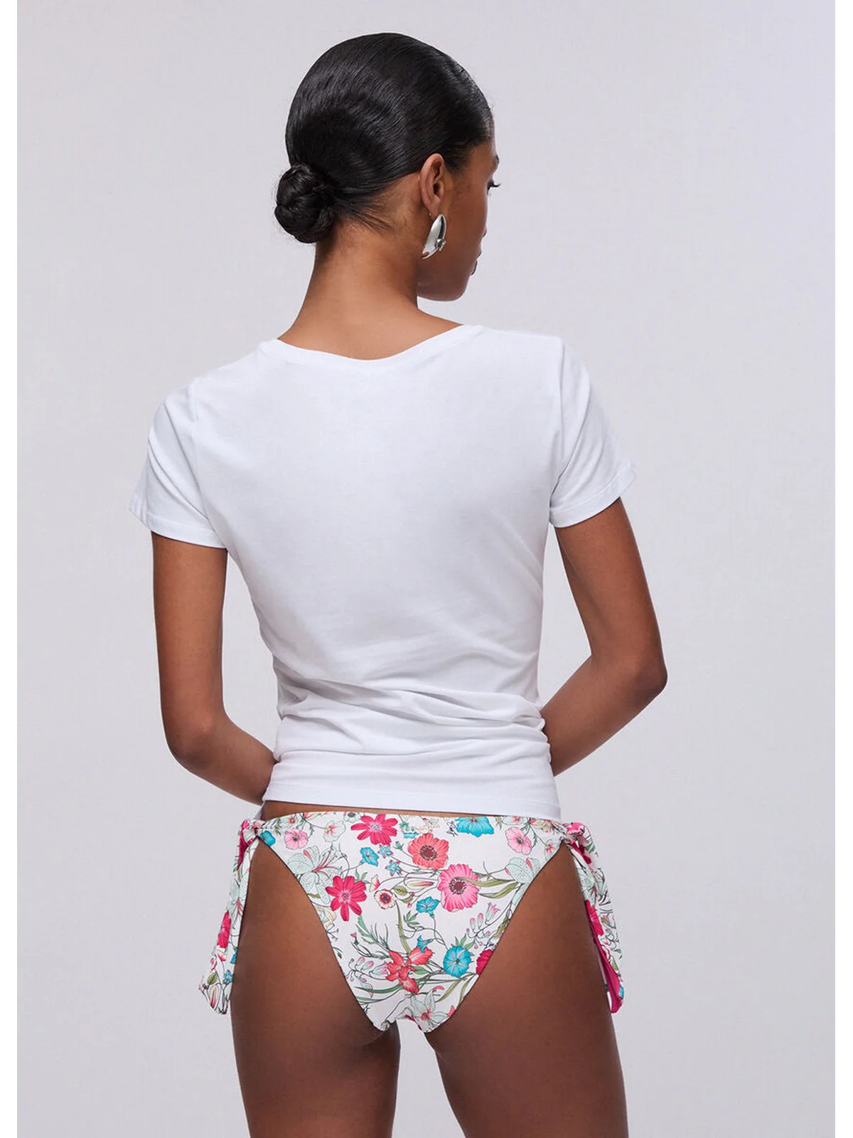 LIU JO BEACHWEAR T-shirt Donna  VA6169JS003 Q9136 Bianco/flowers - Image 5