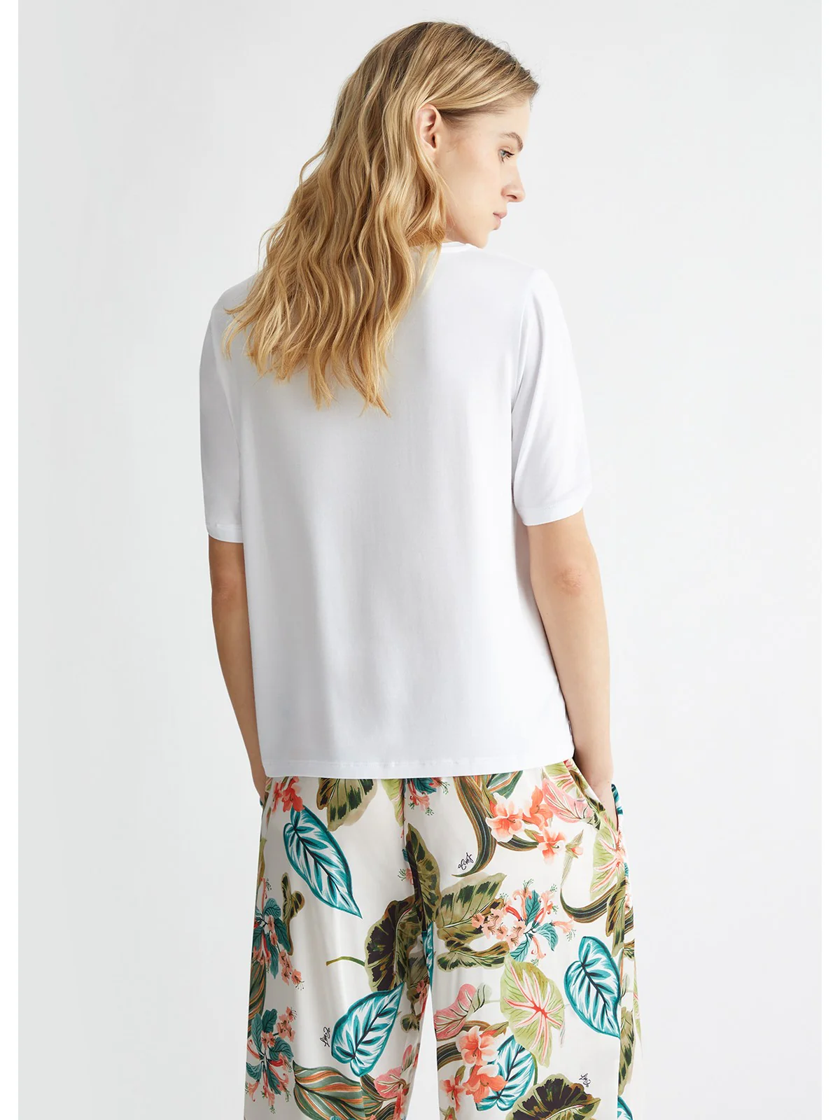 LIU JO BEACHWEAR T-Shirt e Polo Donna  VA4106JS360 T9923 Bianco - Image 3