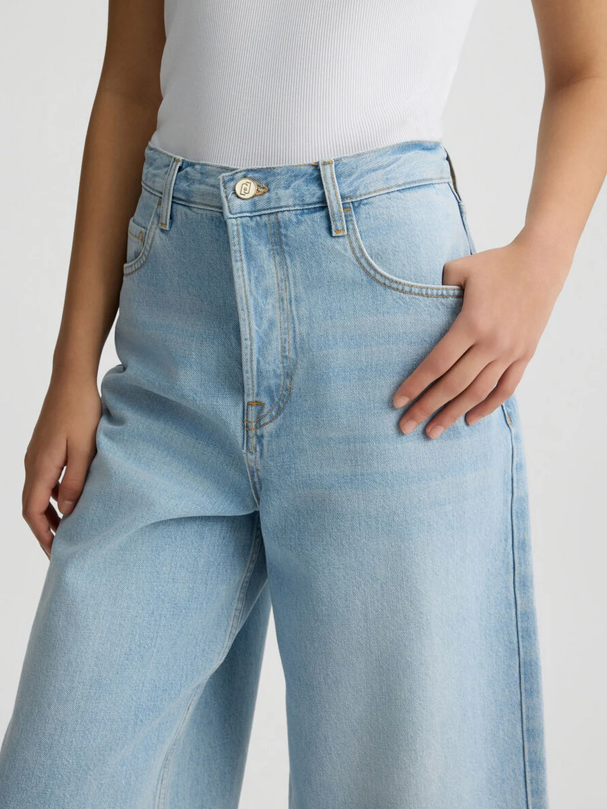 LIU JO BLUE DENIM Bermuda Donna  UA5187D4854 78840 Blu - Image 4