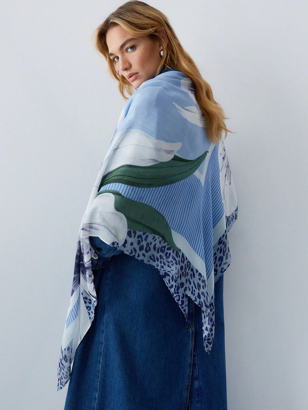 LIU JO SOFT Foulard Donna  2A6050T2738 53932 Bright blue wave - Image 4