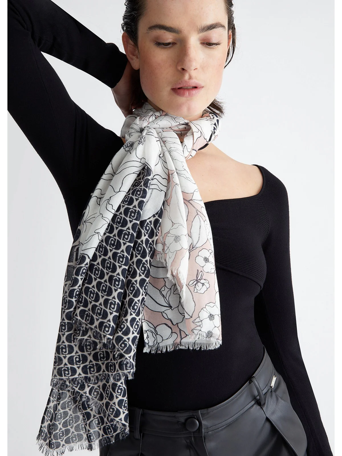 LIU JO SOFT Stola Donna 2A4021T0300 22222 Nero - Image 4