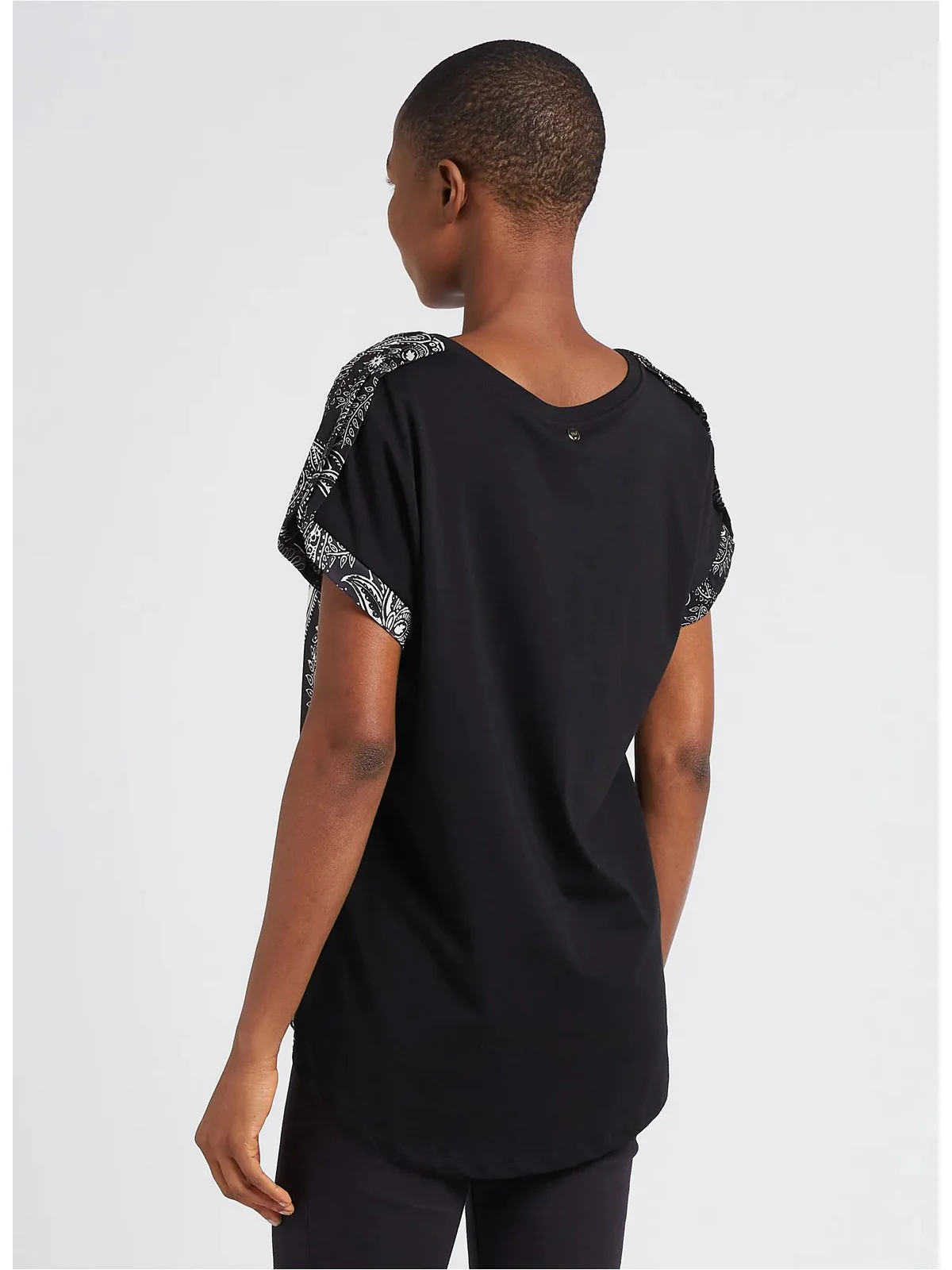 LIU JO WHITE T-Shirt e Polo Donna  MA4116J7821 N9373 Nero - Image 3