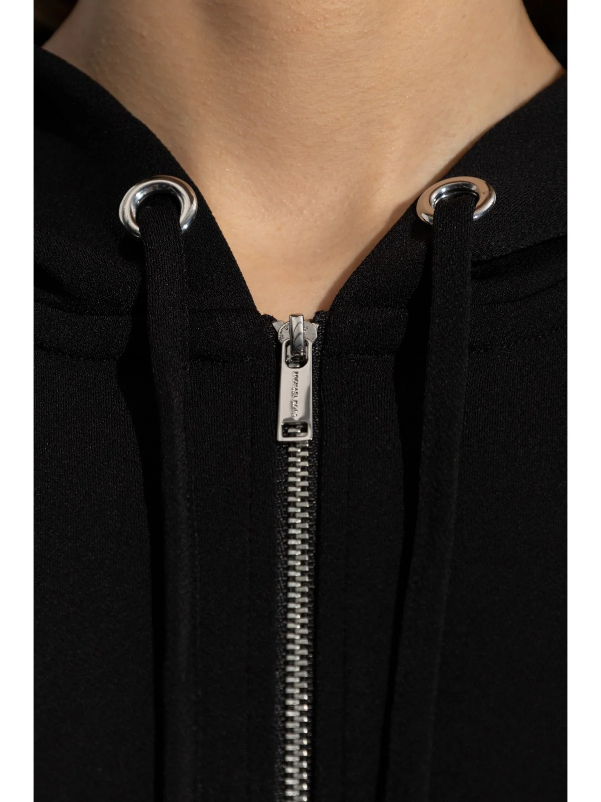 MICHAEL KORS Felpa Donna SHLDR PAD CROP ZIP HDIE MT551SSE45 001 BLACK - Image 2