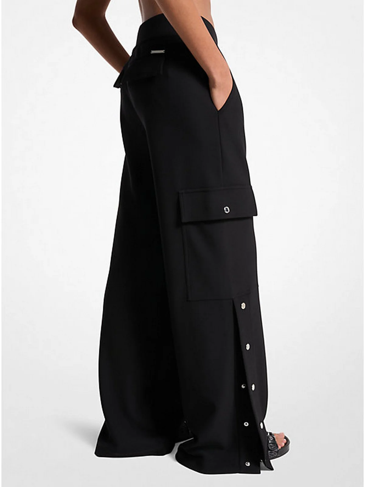 MICHAEL KORS Pantalone Donna SNAP DETAIL CARGO PANT MT530VOE45 001 BLACK - Image 3
