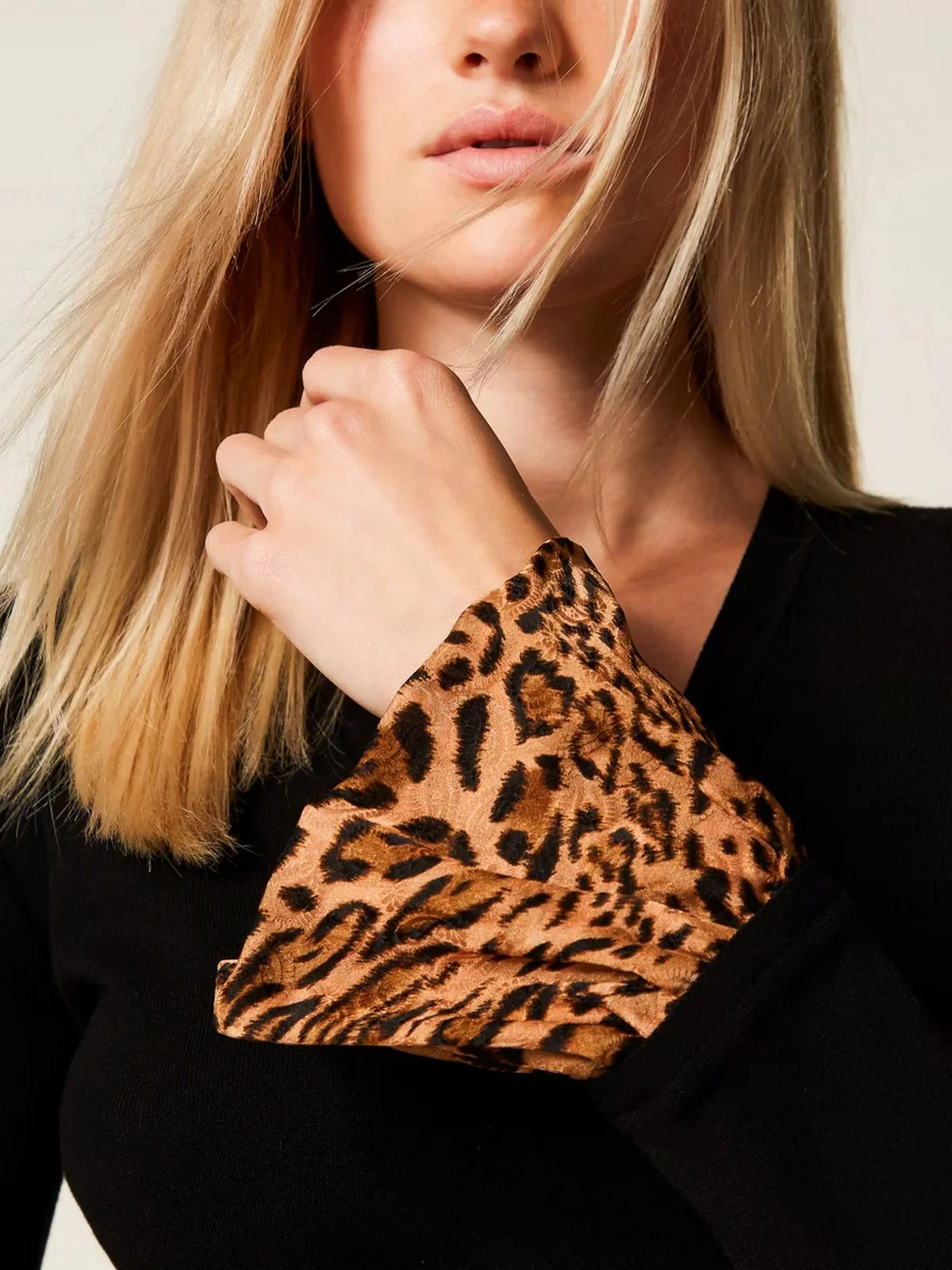 TWINSET Maglia Donna VISCOSE STRETCH & PRINTED FABRIC 252TP3154 12754 NERO/ST.ANIMALIER COFFEE/LAND - Image 3