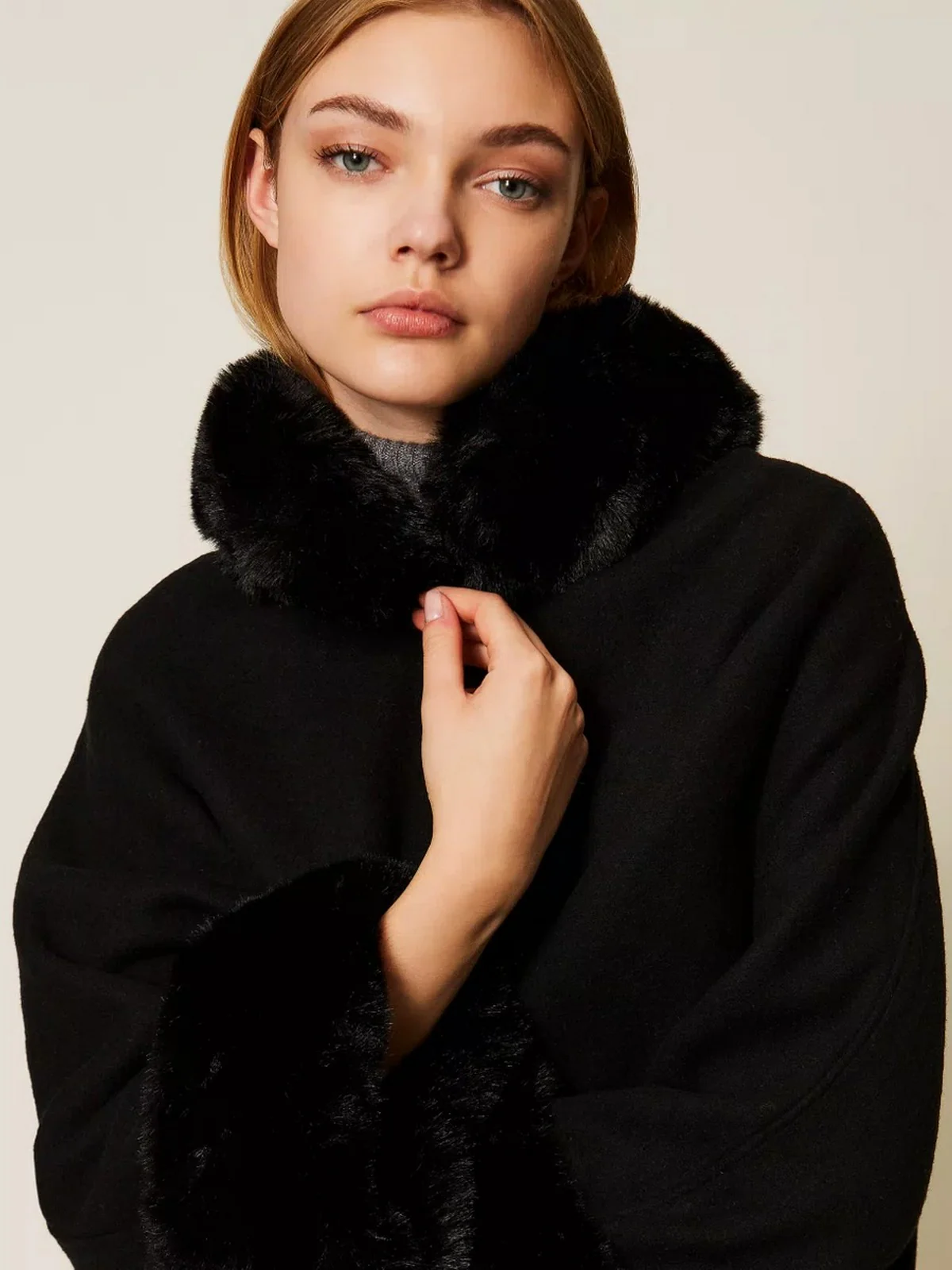 TWINSET Mantella Donna LONG FIBER PONCHO 252TO5130 00006 Nero - Image 6