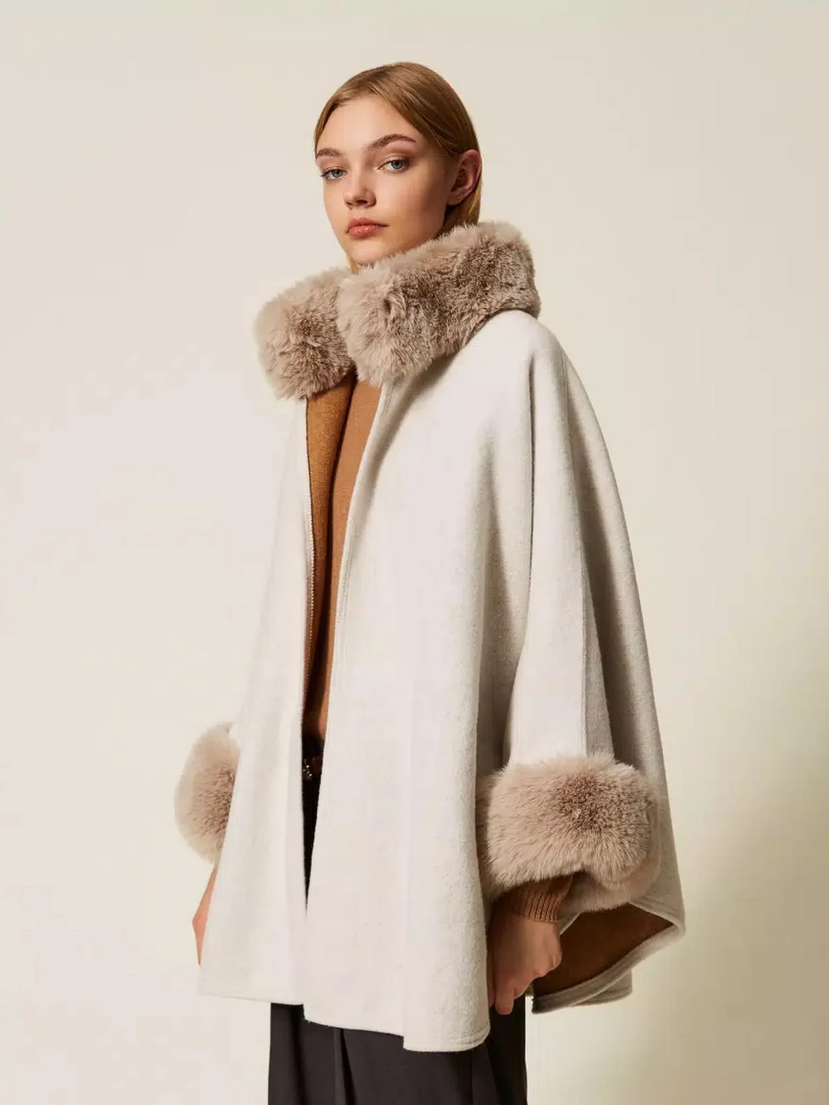 TWINSET Mantella Donna LONG FIBER PONCHO 252TO5130 00282 NEVE - Image 4